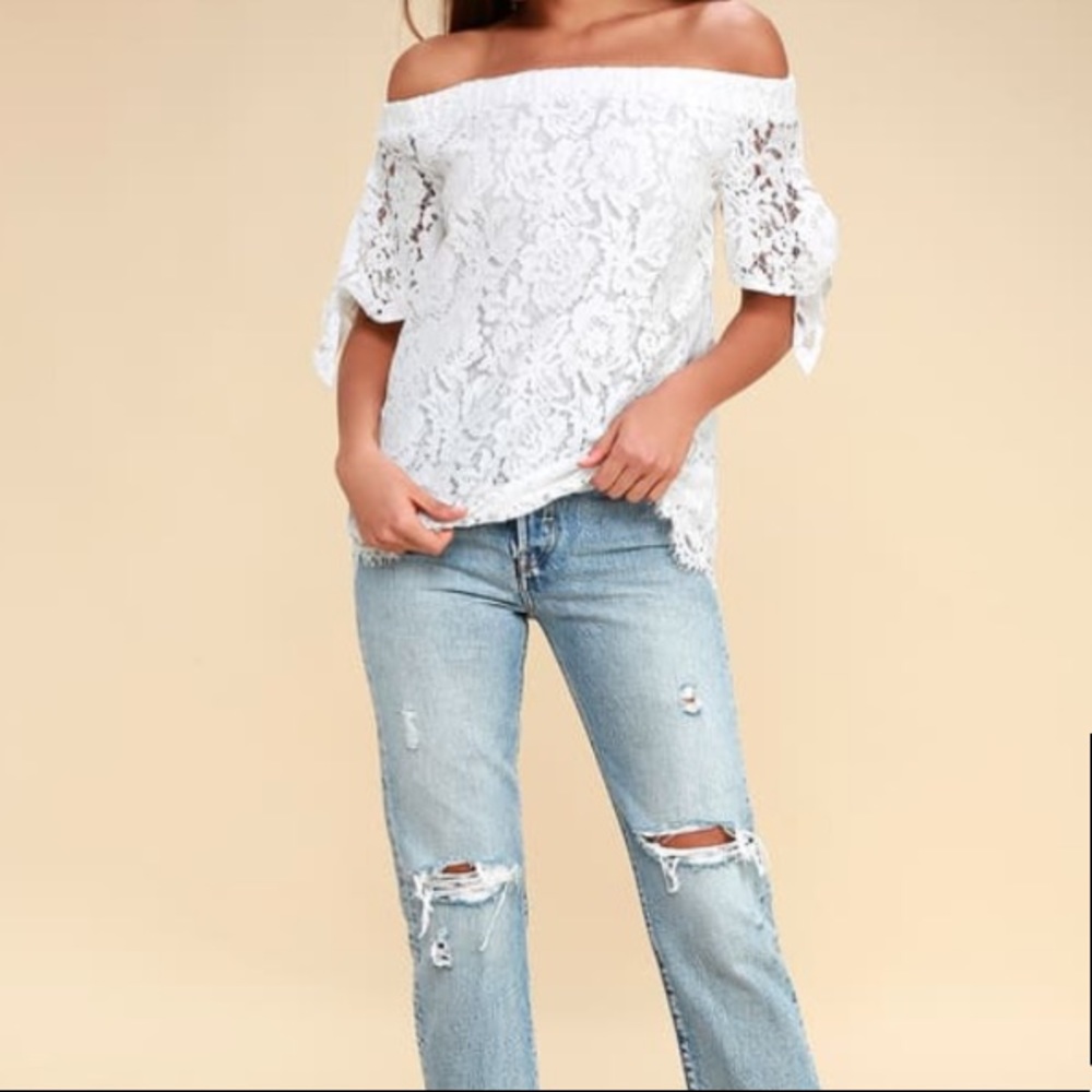 Lulu’s Ethereal View Lace/OffShoulder Top